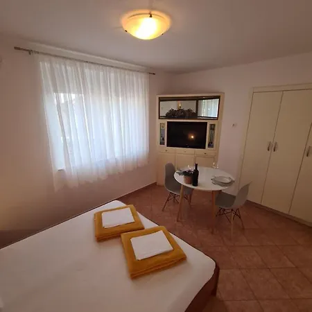 Apartments&rooms Mazuranic Novi Vinodolski