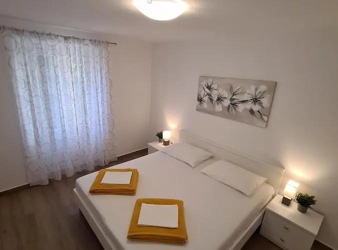 Appartement And Mazuranic *