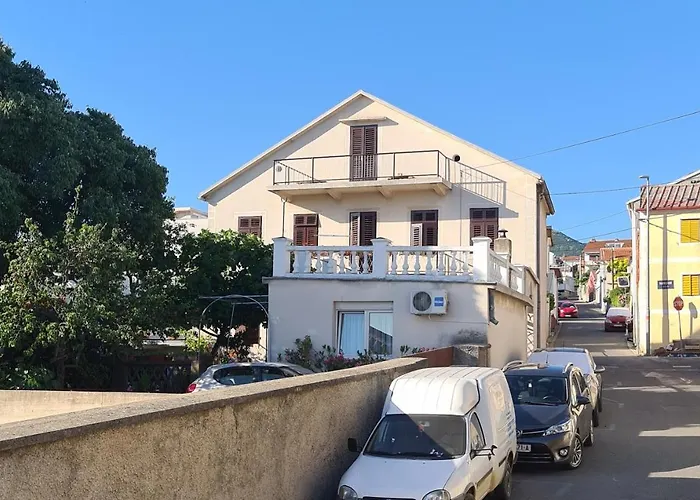 Appartement And Mazuranic *
