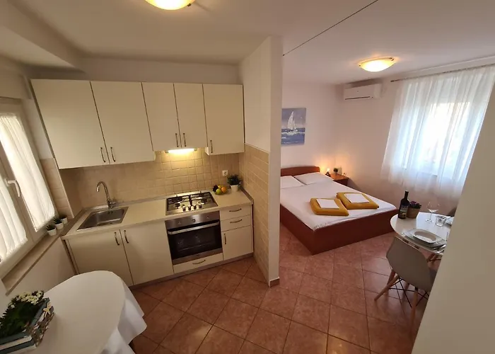Appartement And Mazuranic *