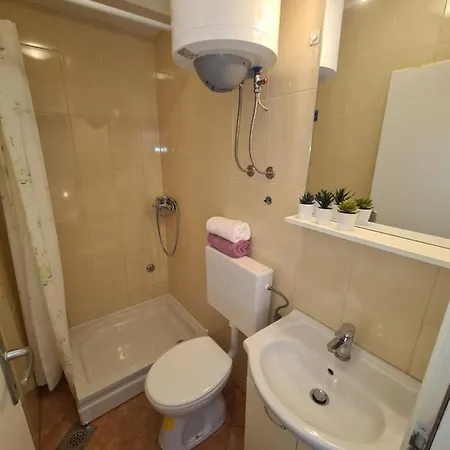 And Mazuranic Apartment *