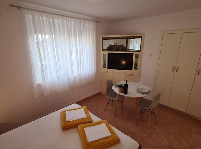 Apartments&rooms Mazuranic Novi Vinodolski